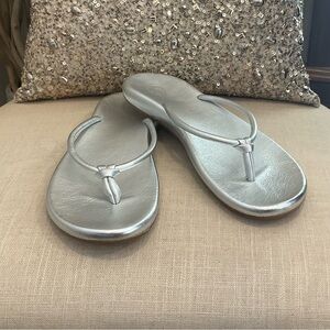 Olukai Women’s Huawai Silver Metallic Sandal Flip Flops